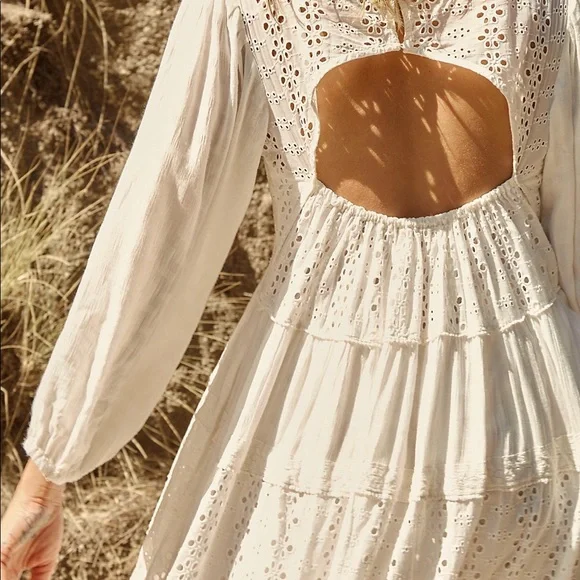 blue dress for baby girl Women's Ivory Lace Maxi Dress main image 1